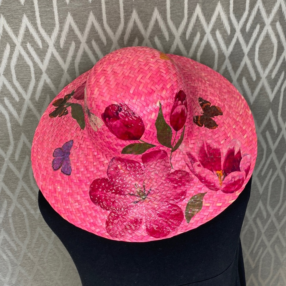 Woven Straw Hat Pink with Découpage Flowers & Butterflies - Picture 1 of 3